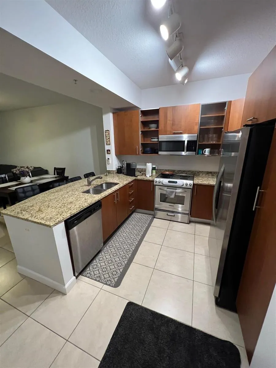1945 S Ocean Drive #910 Hallandale Beach, FL 33009