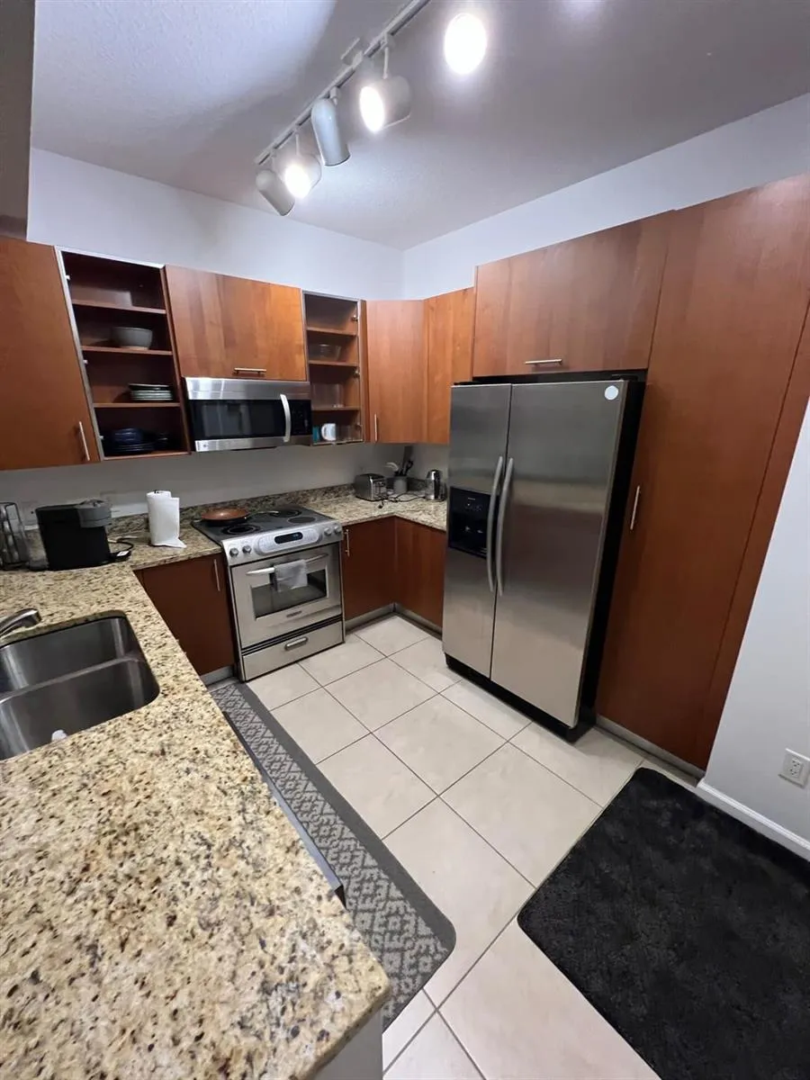 1945 S Ocean Drive #910 Hallandale Beach, FL 33009