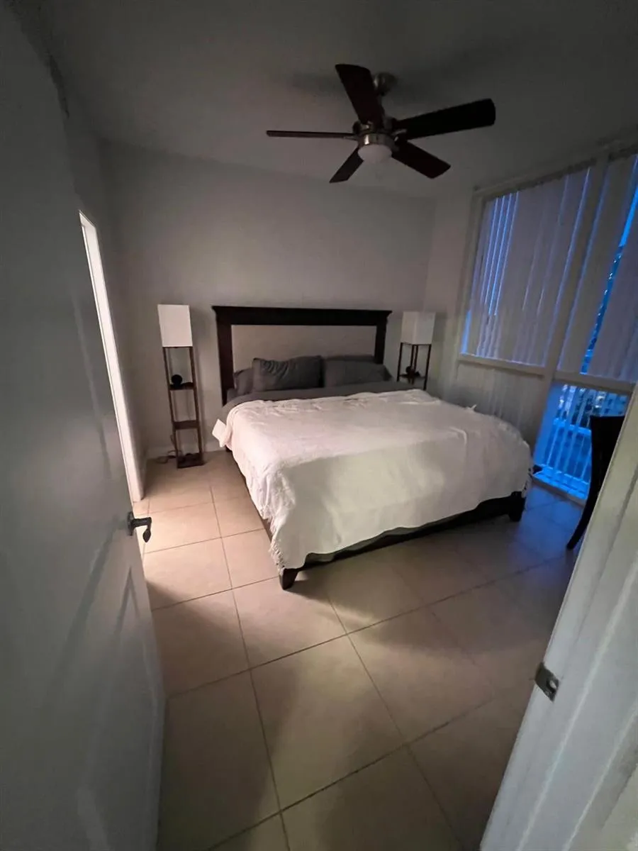 1945 S Ocean Drive #910 Hallandale Beach, FL 33009