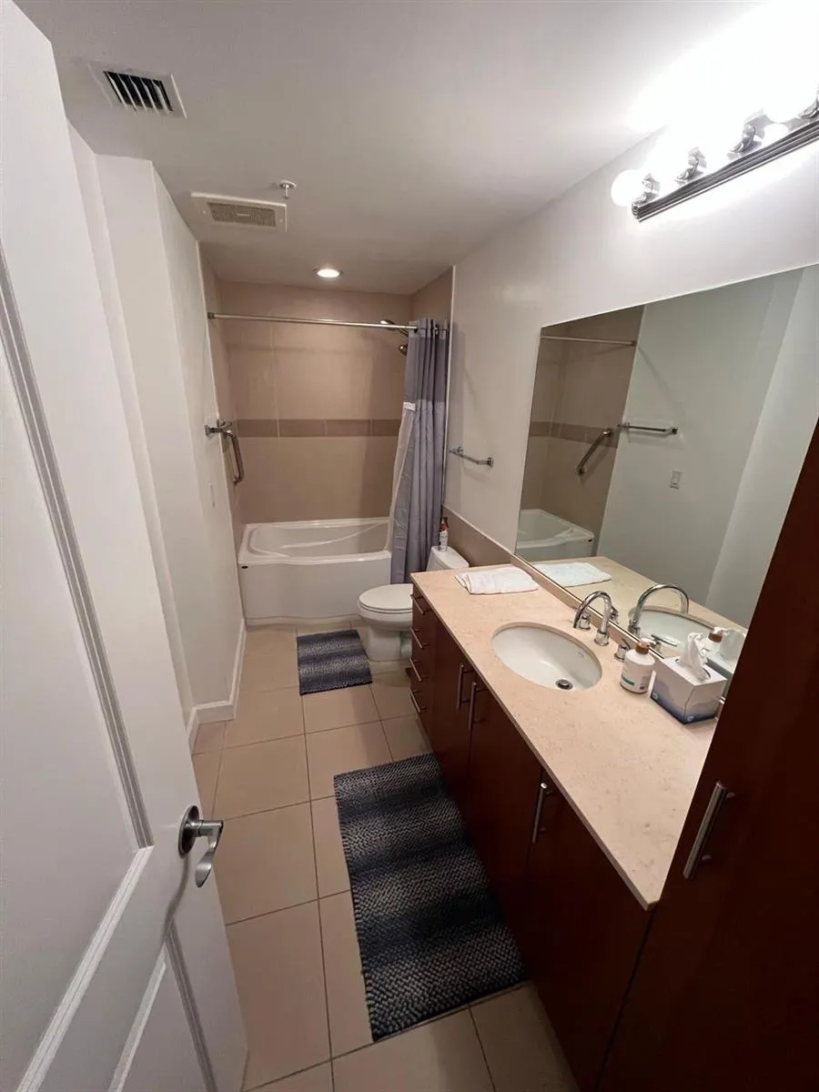 1945 S Ocean Drive #910 Hallandale Beach, FL 33009
