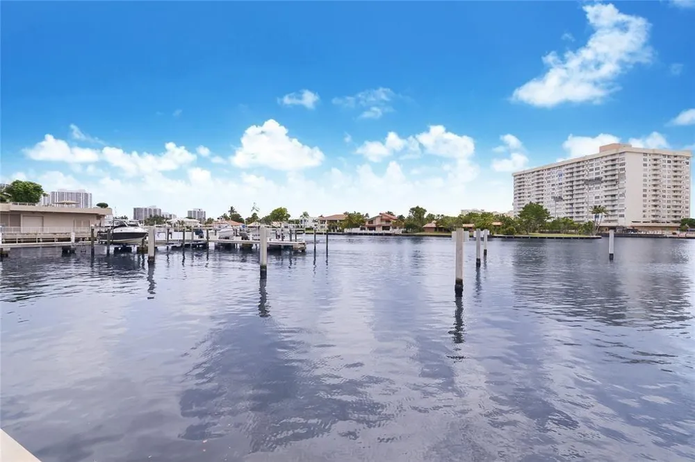 1945 S Ocean Drive #910 Hallandale Beach, FL 33009