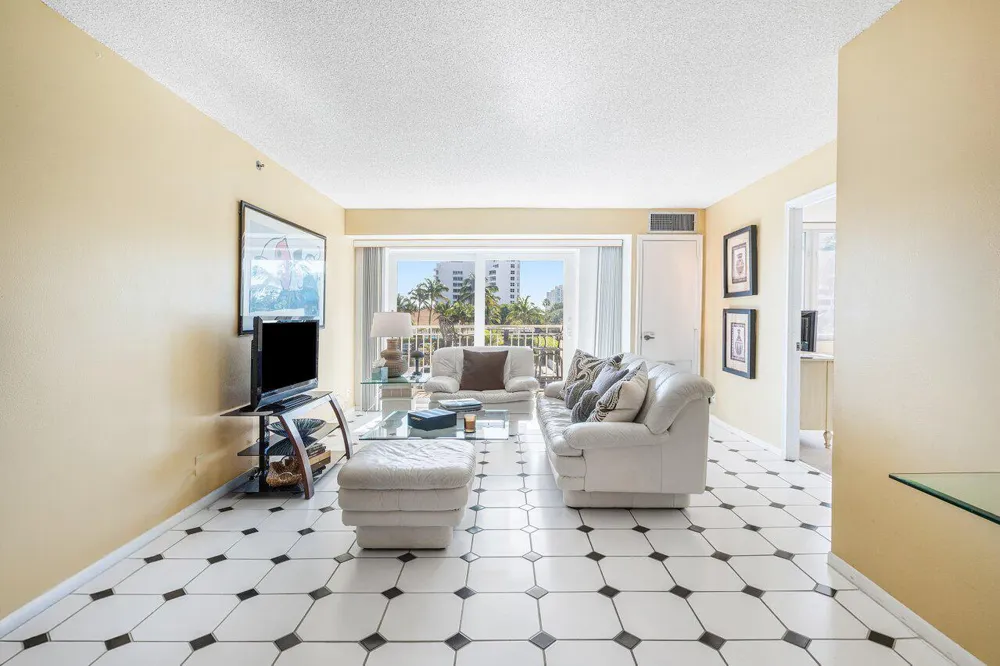 3301 S Ocean Boulevard #201 Highland Beach, FL 33487