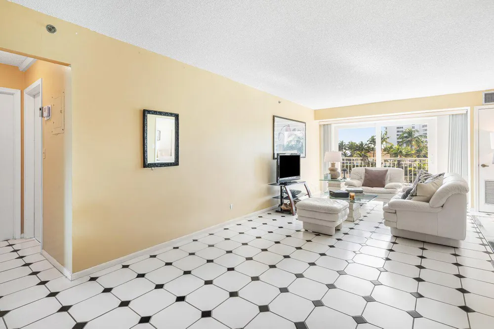3301 S Ocean Boulevard #201 Highland Beach, FL 33487