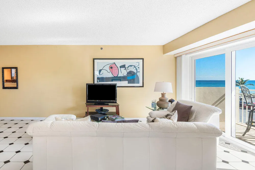 3301 S Ocean Boulevard #201 Highland Beach, FL 33487