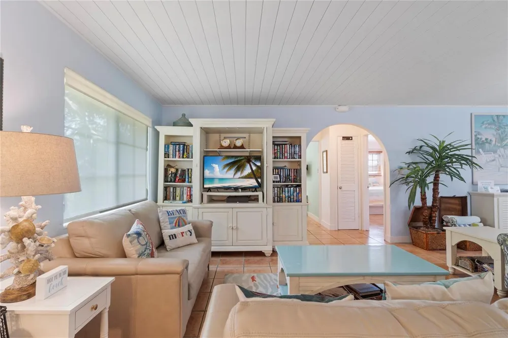 309 E Calzada De Bougainville Marathon, FL 33050