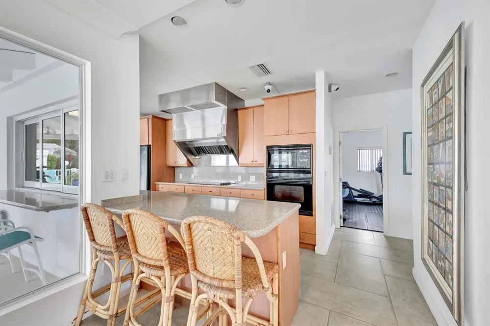 1212 Hillsboro Mile #20 Hillsboro Beach, FL 33062