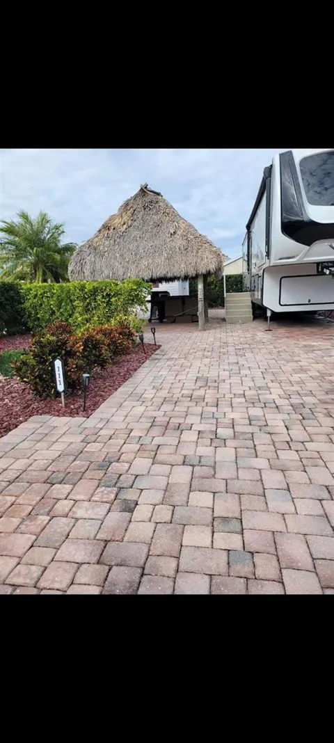 529 SW 39th Cove