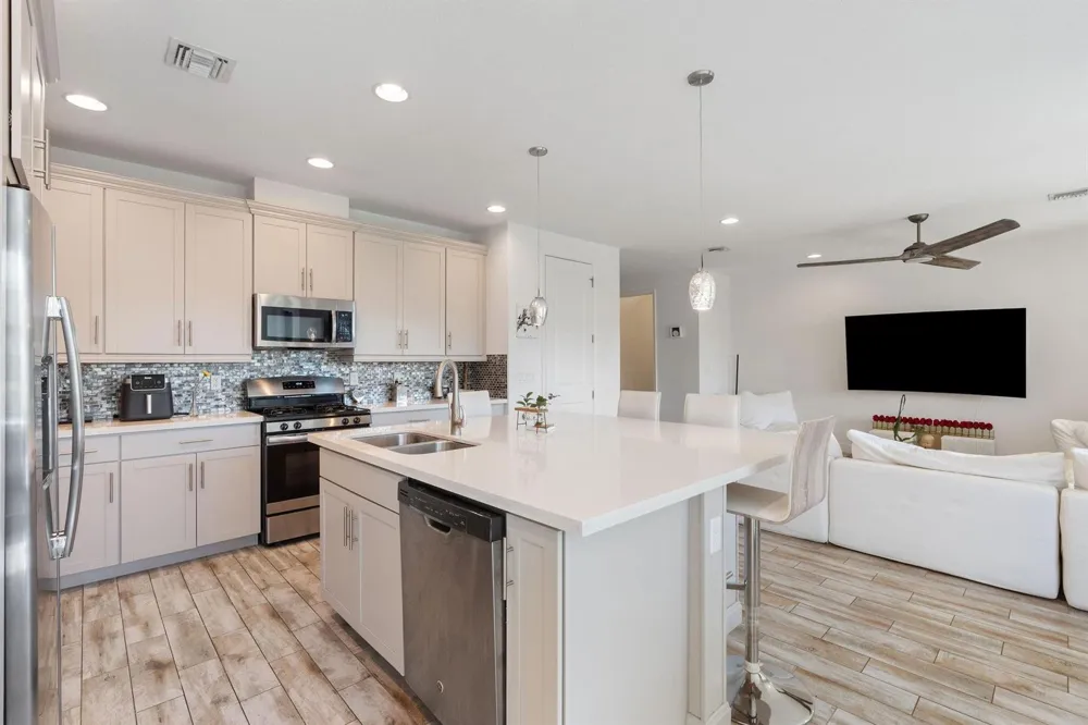 12512 NW 32 Manor #3 Sunrise, FL 33323