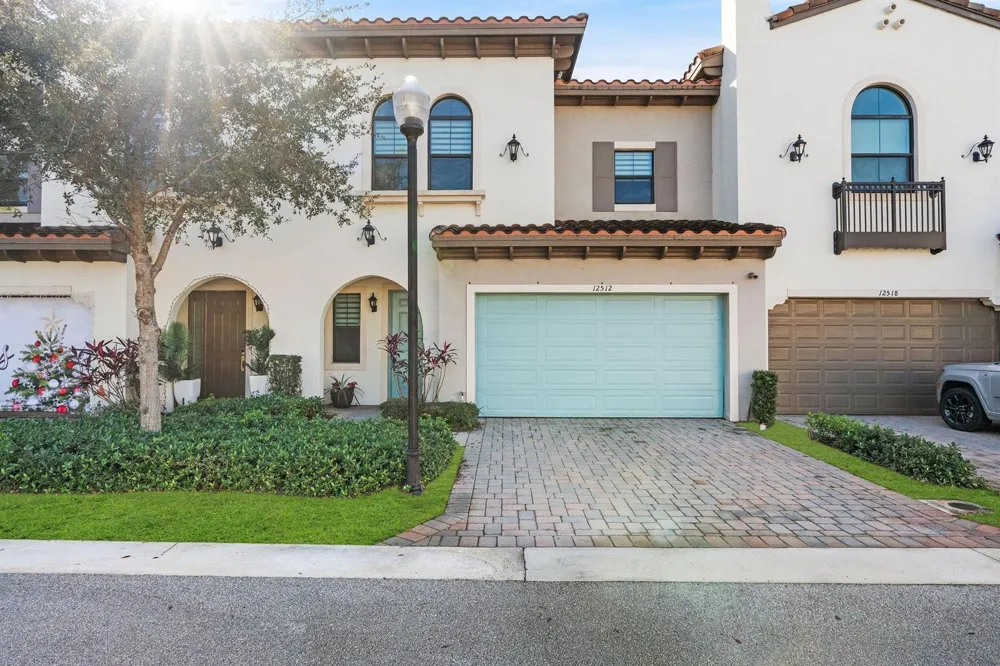 12512 NW 32 Manor #3 Sunrise, FL 33323