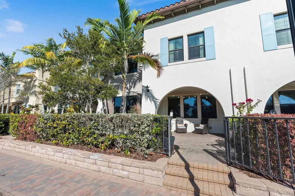 12512 NW 32 Manor #3 Sunrise, FL 33323