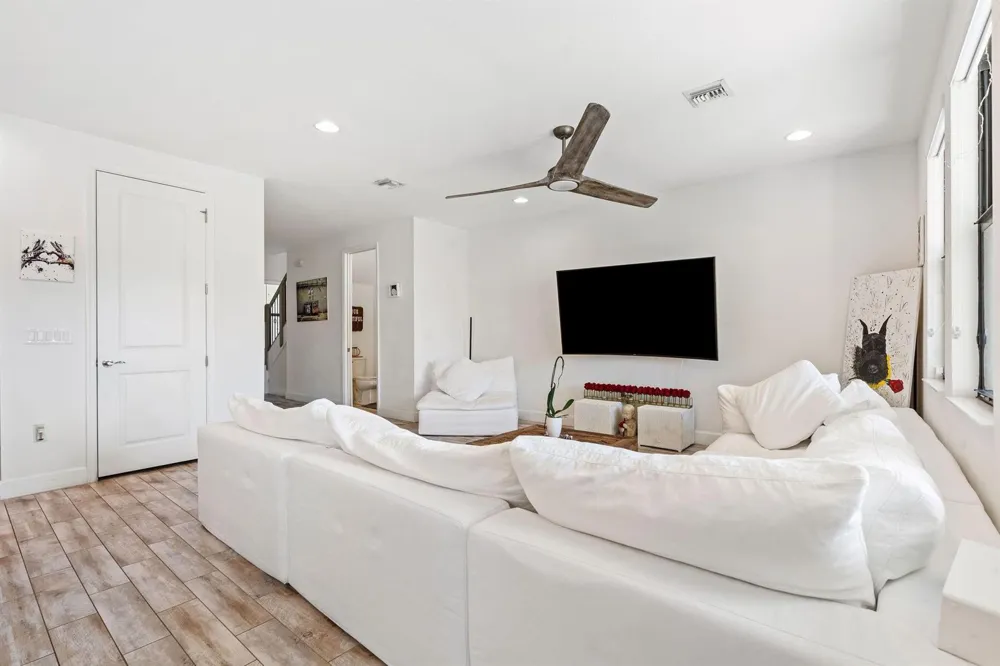 12512 NW 32 Manor #3 Sunrise, FL 33323