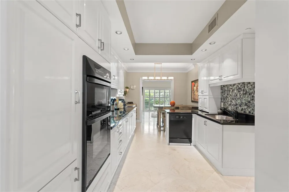 1228 Hillsboro Mile #202 Hillsboro Beach, FL 33062