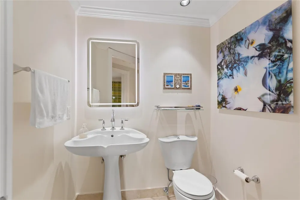 1228 Hillsboro Mile #202 Hillsboro Beach, FL 33062