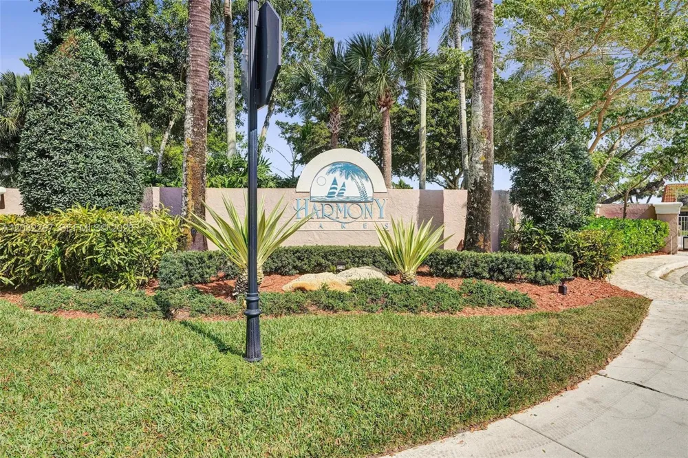 11100 SW 15th Mnr Davie, FL 33324