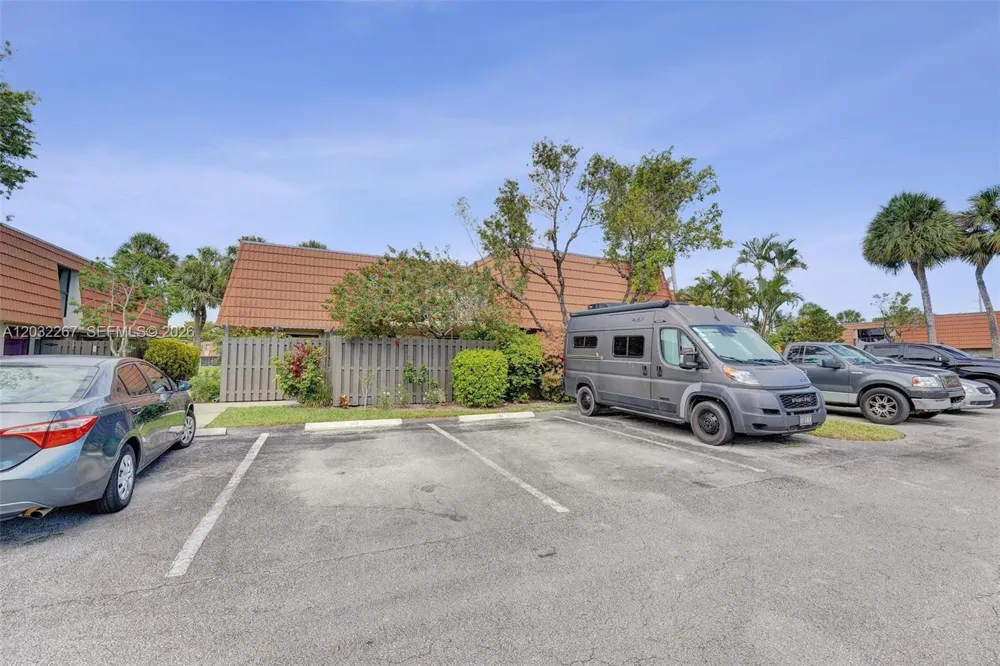 11100 SW 15th Mnr Davie, FL 33324