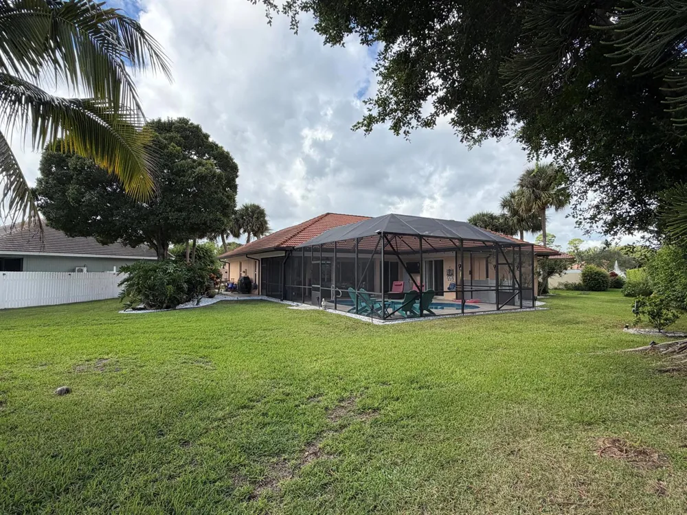 9050 Cypress Hollow Drive Palm Beach Gardens, FL 33418