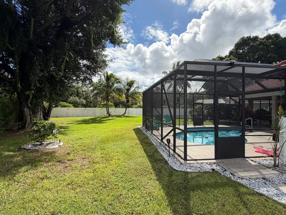 9050 Cypress Hollow Drive Palm Beach Gardens, FL 33418