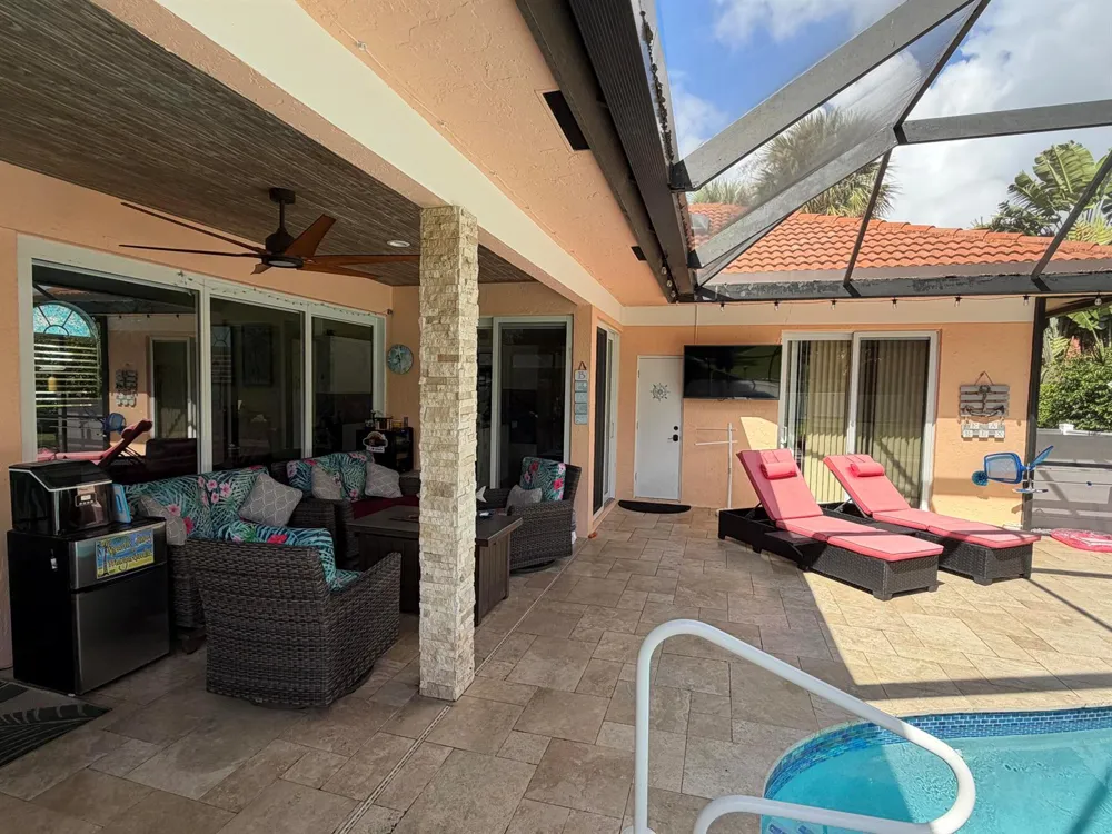 9050 Cypress Hollow Drive Palm Beach Gardens, FL 33418