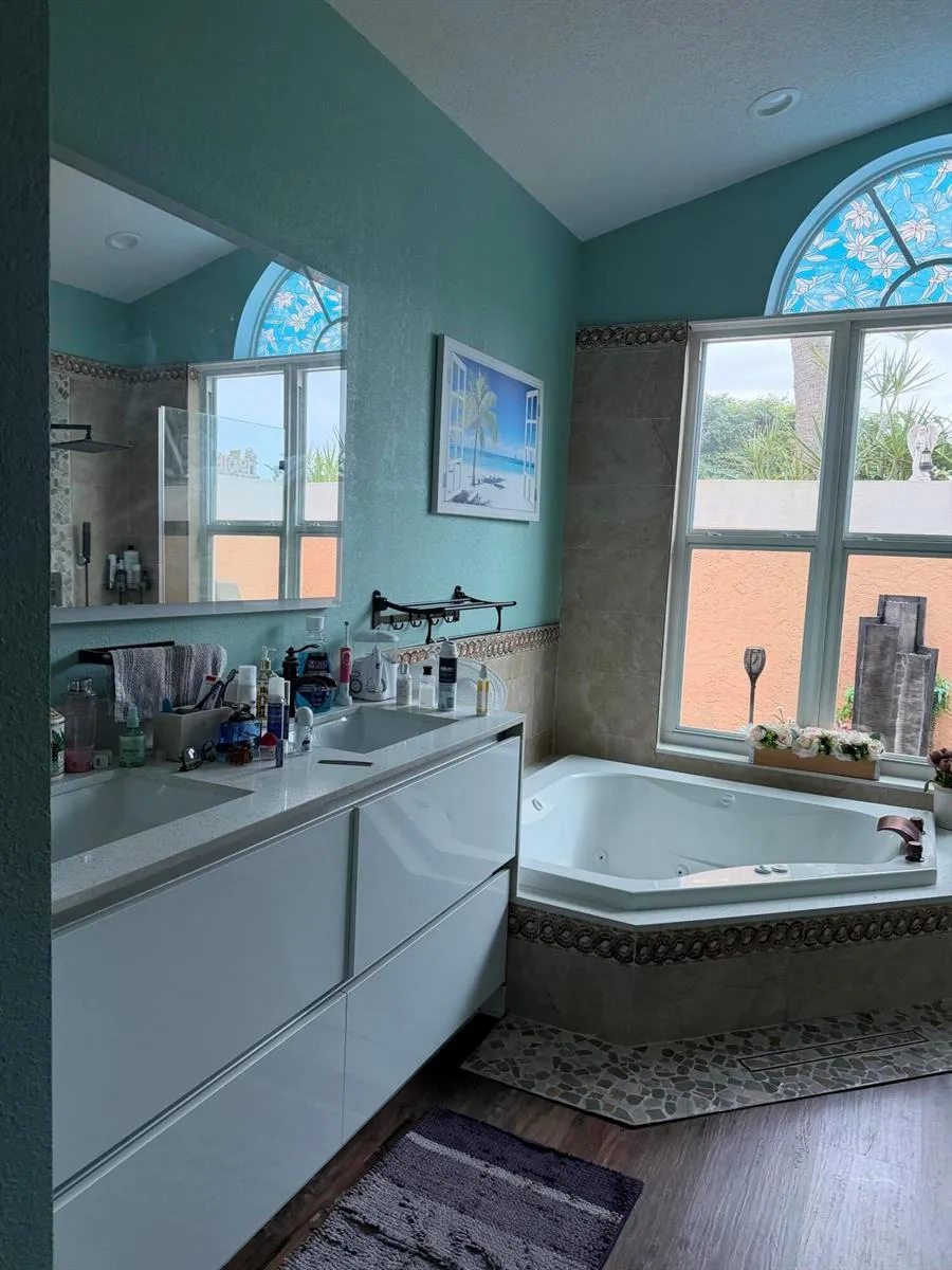 9050 Cypress Hollow Drive Palm Beach Gardens, FL 33418