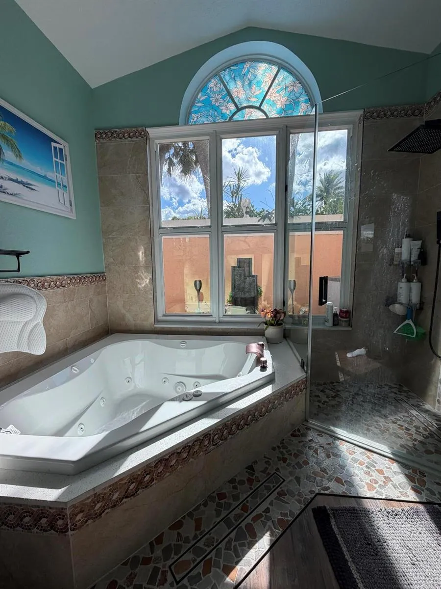 9050 Cypress Hollow Drive Palm Beach Gardens, FL 33418
