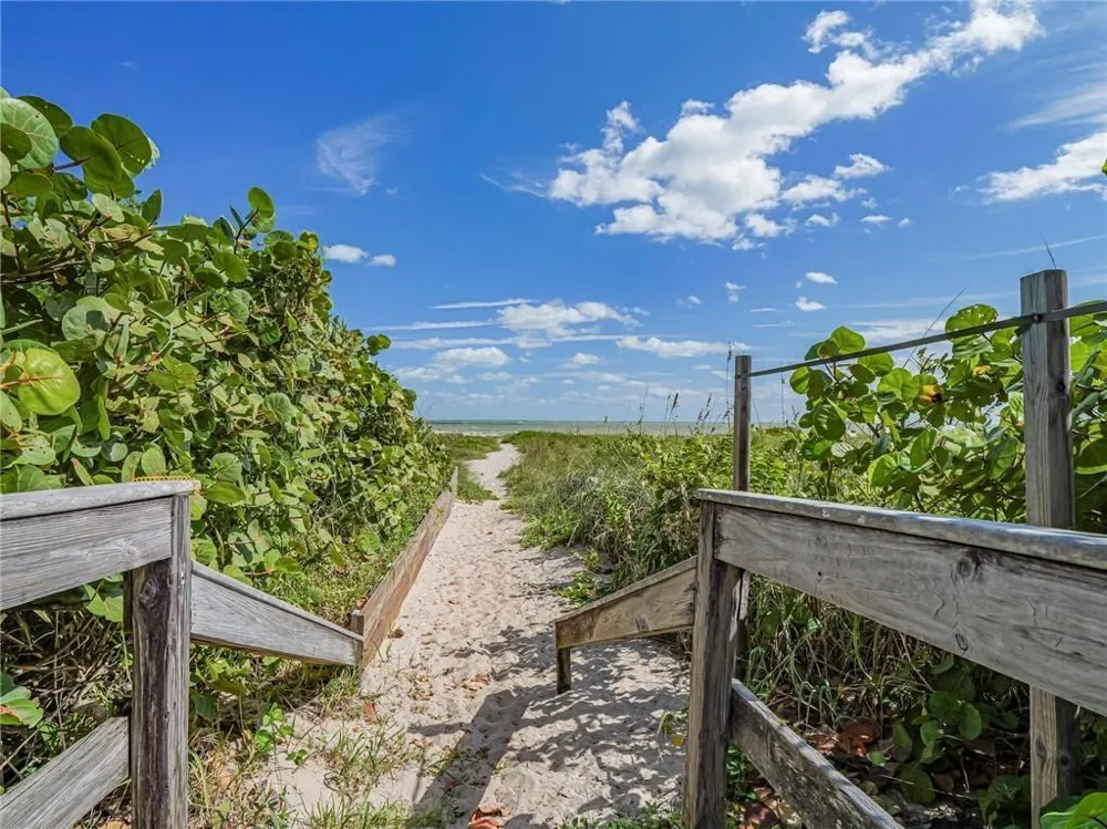 1330 Shorewinds Lane Vero Beach, FL 32963