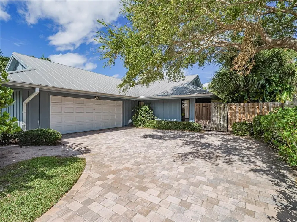 1330 Shorewinds Lane Vero Beach, FL 32963