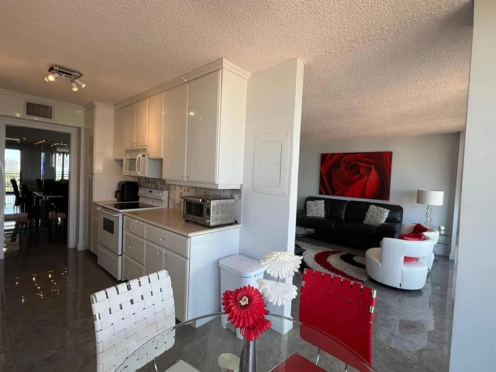 3400 Ocean Drive #905 Singer Island, FL 33404