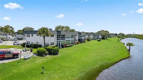 2800 Indian River Boulevard #1