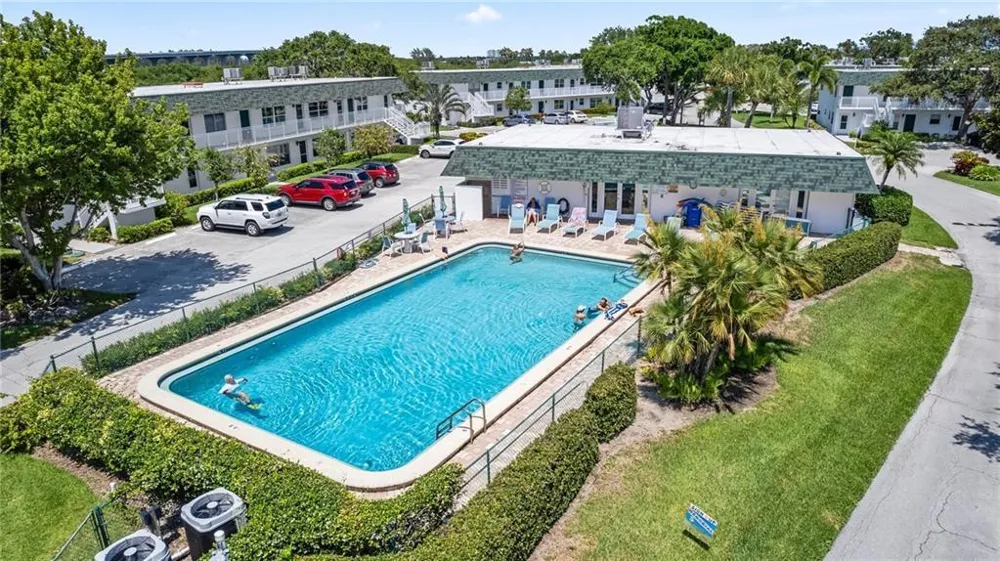 2800 Indian River Boulevard #1 Vero Beach, FL 32960