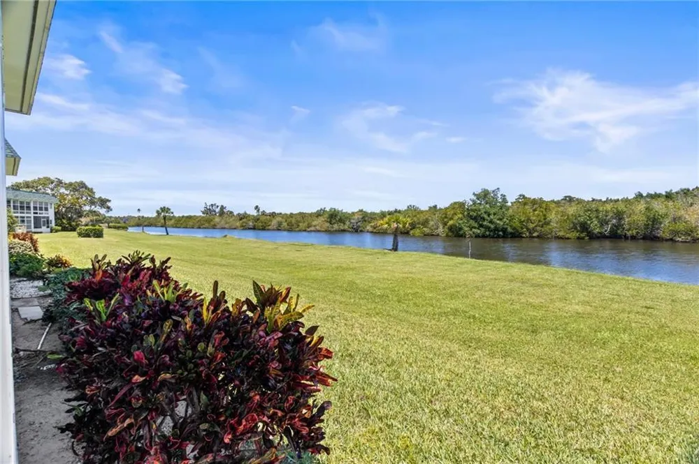 2800 Indian River Boulevard #1 Vero Beach, FL 32960