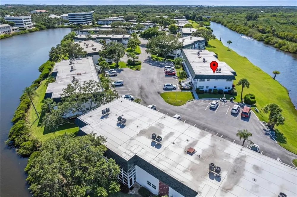 2800 Indian River Boulevard #1 Vero Beach, FL 32960