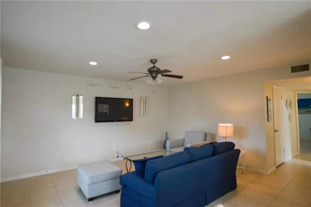 2800 Indian River Boulevard #1 Vero Beach, FL 32960