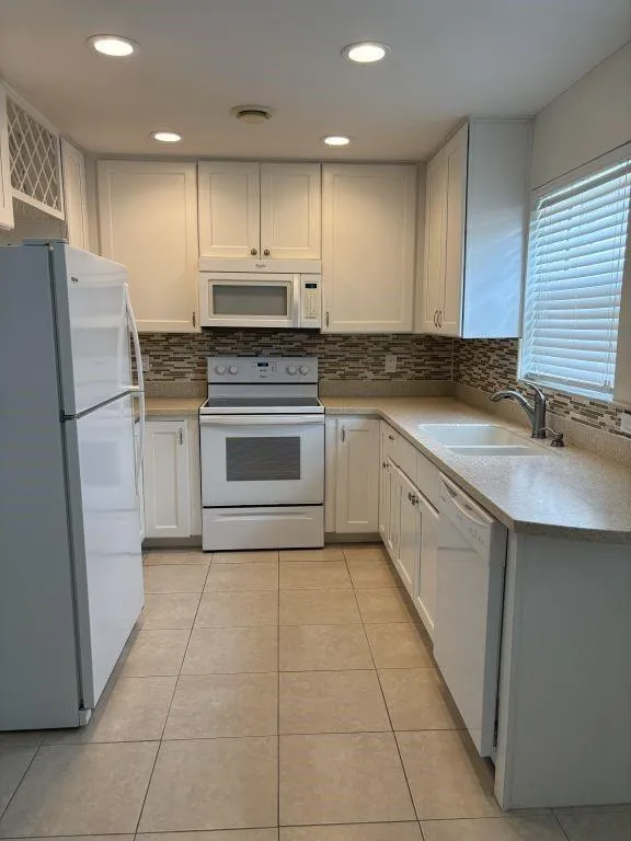 2800 Indian River Boulevard #1 Vero Beach, FL 32960
