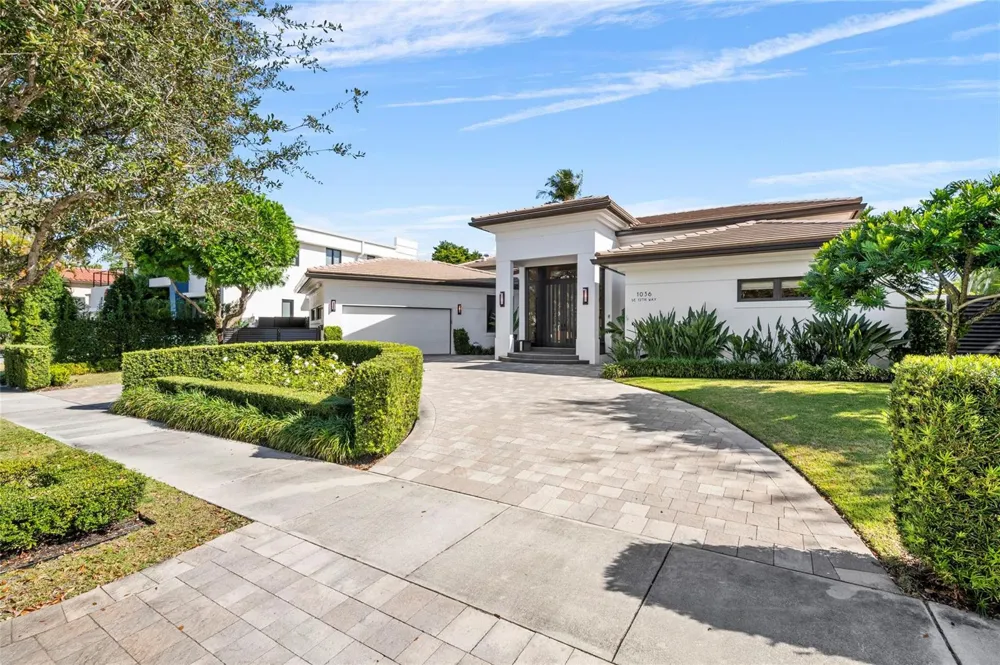 1036 SE 12th Way Fort Lauderdale, FL 33316