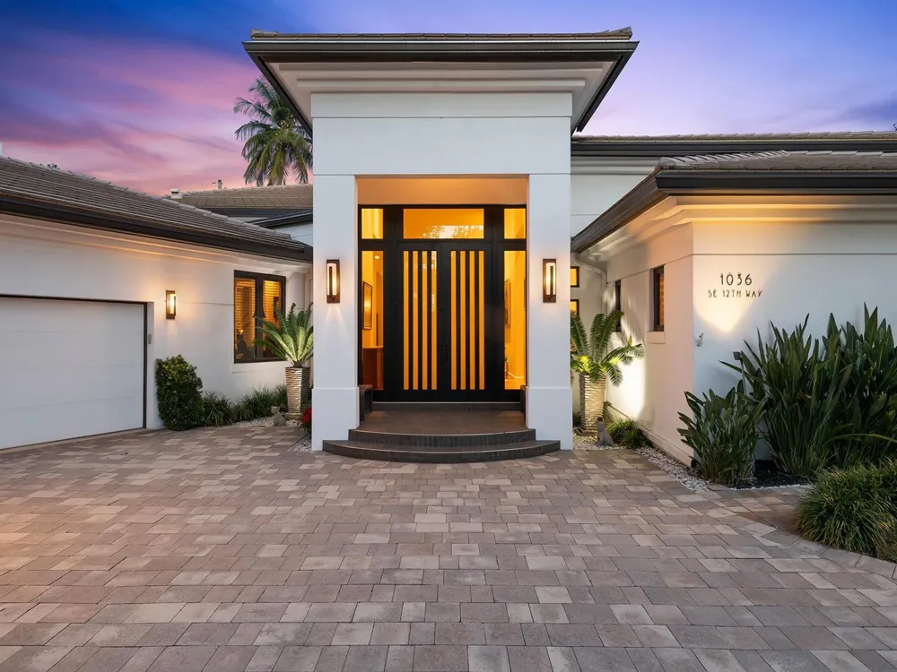 1036 SE 12th Way Fort Lauderdale, FL 33316