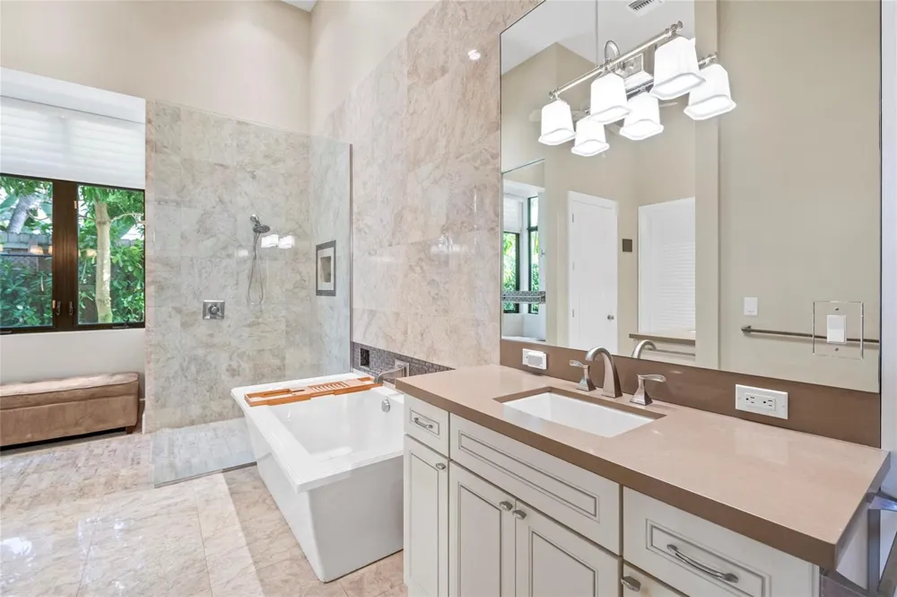 1036 SE 12th Way Fort Lauderdale, FL 33316