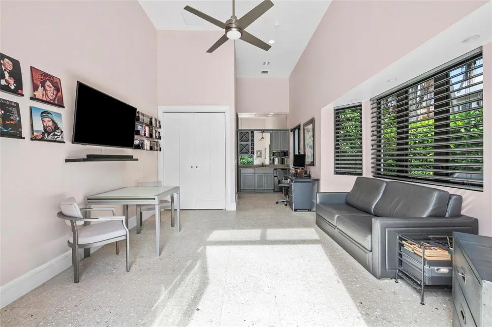1036 SE 12th Way Fort Lauderdale, FL 33316