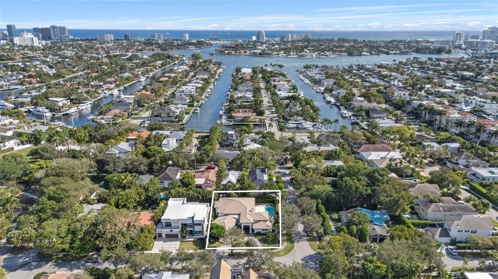 1036 SE 12th Way Fort Lauderdale, FL 33316