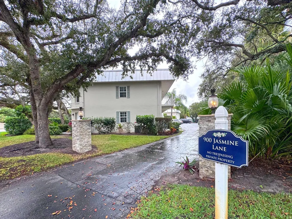 900 Jasmine Lane #9a Vero Beach, FL 32963