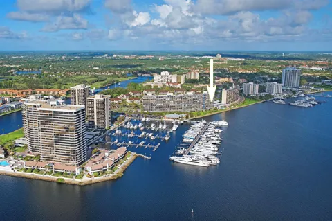 126 Lakeshore Drive #526