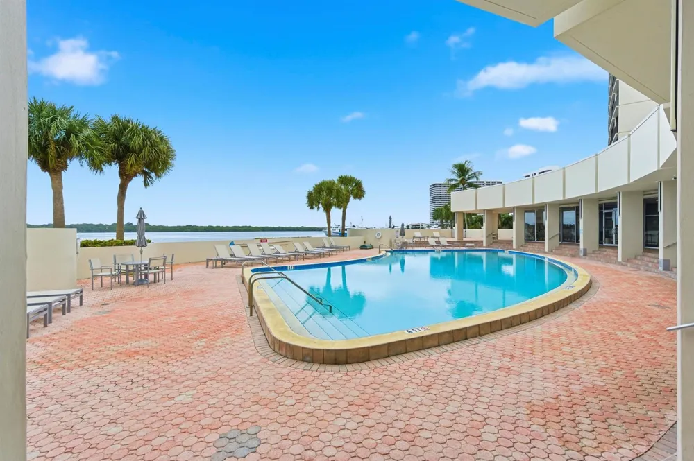 126 Lakeshore Drive #526 North Palm Beach, FL 33408