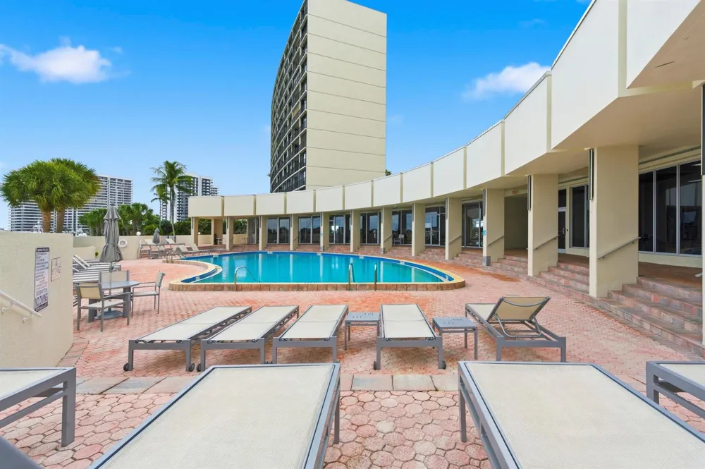 126 Lakeshore Drive #526 North Palm Beach, FL 33408