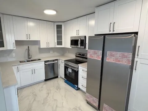 810 Lake Shore Drive #19