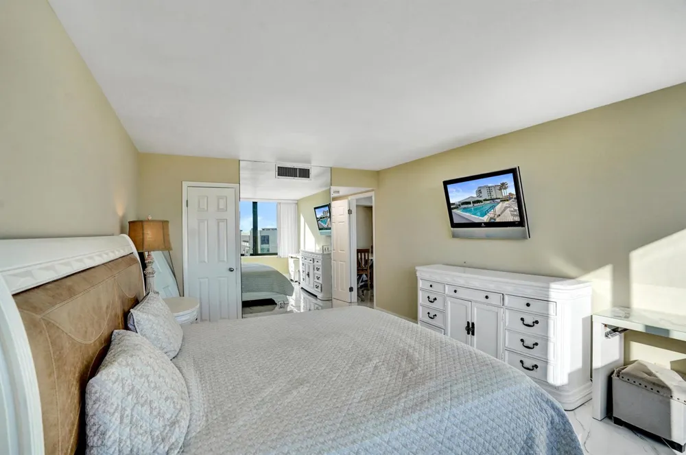 3590 S Ocean Boulevard #809 South Palm Beach, FL 33480