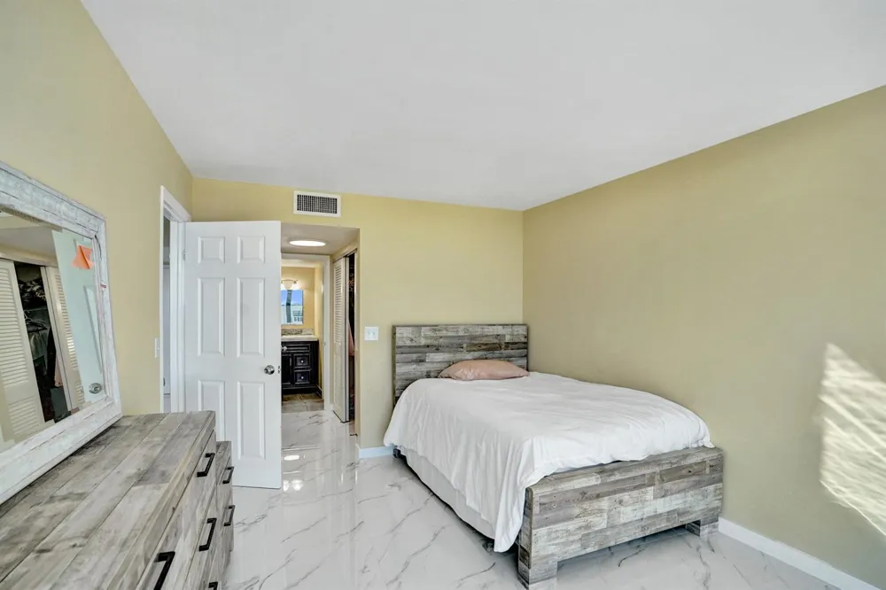 3590 S Ocean Boulevard #809 South Palm Beach, FL 33480