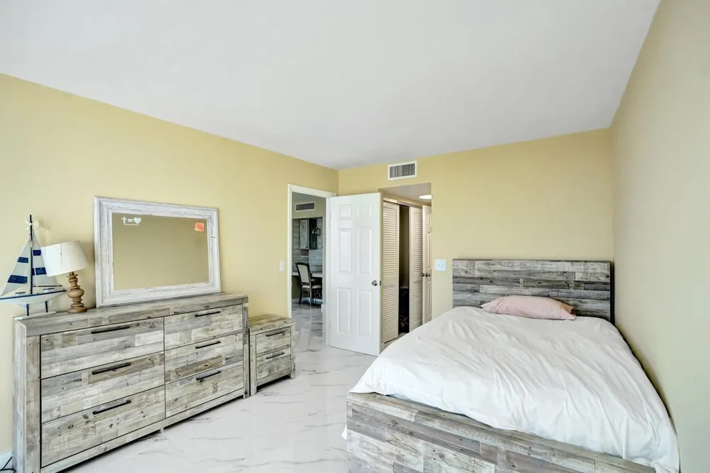 3590 S Ocean Boulevard #809 South Palm Beach, FL 33480