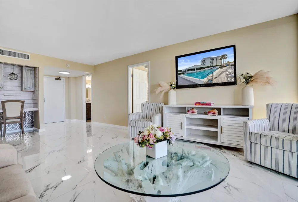 3590 S Ocean Boulevard #809 South Palm Beach, FL 33480