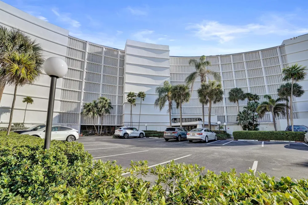 3590 S Ocean Boulevard #809 South Palm Beach, FL 33480
