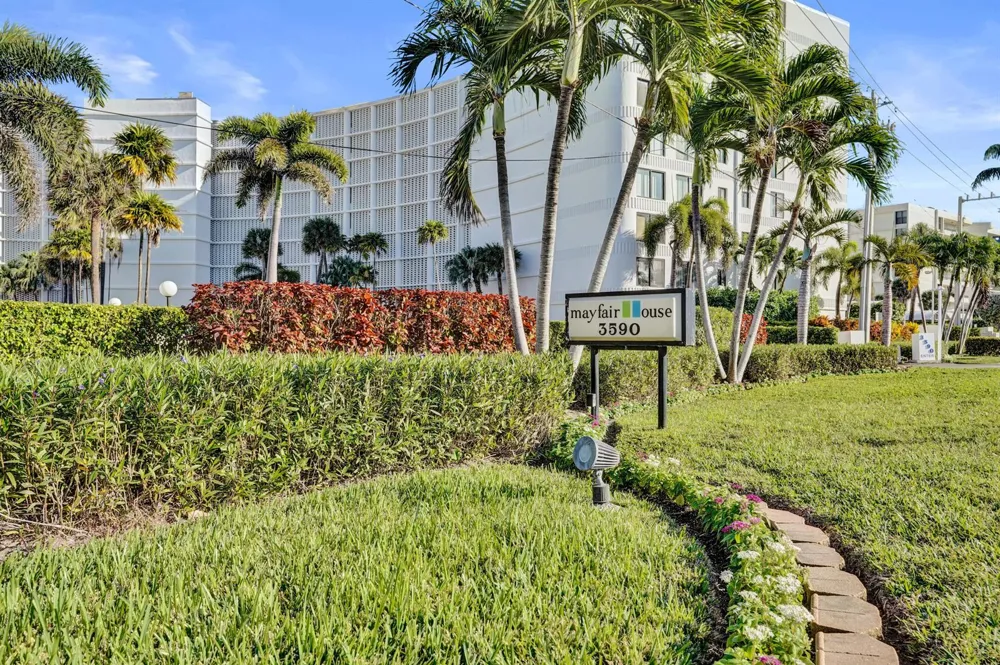 3590 S Ocean Boulevard #809 South Palm Beach, FL 33480
