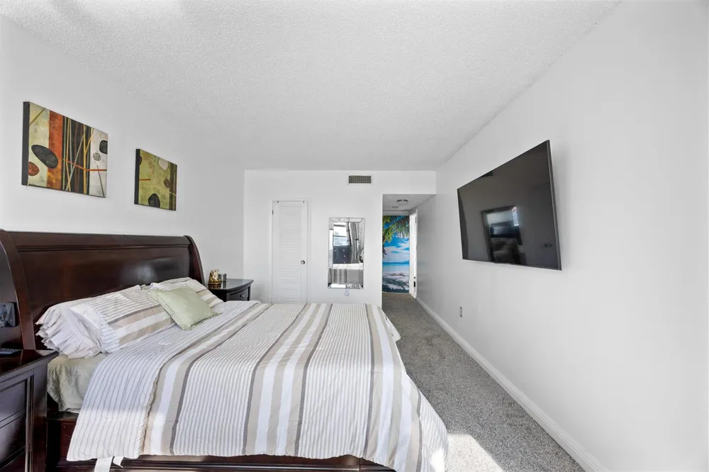 1985 S Ocean Drive #Pha Hallandale Beach, FL 33009